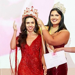 Canay Sagbasan The new miss universe beauty United Kingdom 2025-2026 being crowned by Ana Hernendaz jackleine gonzela your miss universe beauty United Kingdom 2024-2025