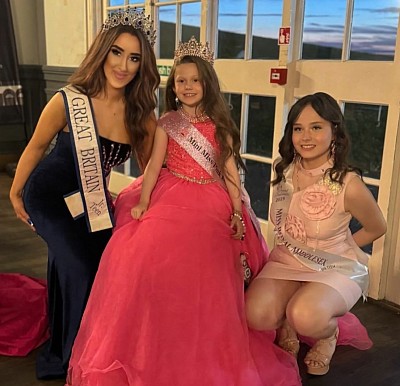 Mini Miss pink beauty harper basil and Kira Salmon world imperial beauties Great Britain teen ans Bianca Nicole miss royal junior teen Middlesex
